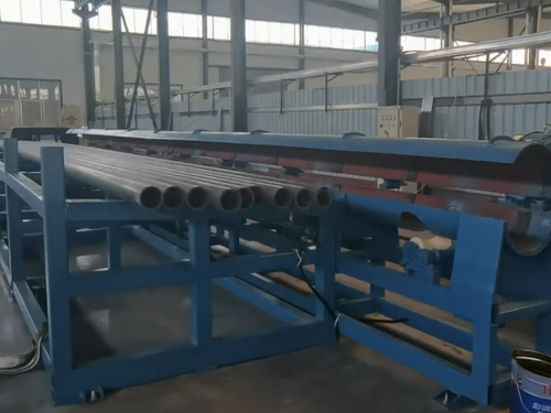 XJ180型立式十一辊矫直机  山东万通现场